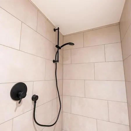 Hofglueck & Scheunenliebe Sauna Whirlwanne Heimkino Spielscheune Apartman Kitzingen