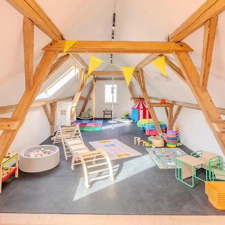 Hofglueck & Scheunenliebe Sauna Whirlwanne Heimkino Spielscheune Kitzingen